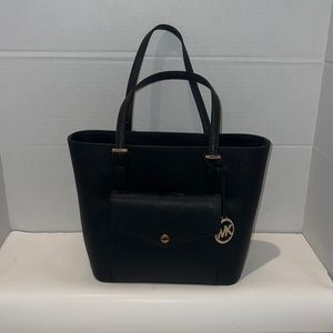 Michael Kors Jet Set Tote